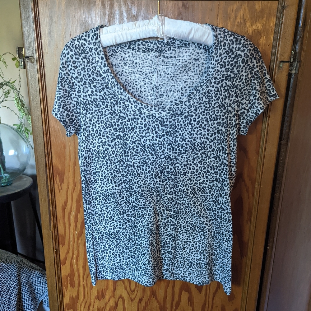 Banana Republic Tee. Size XS